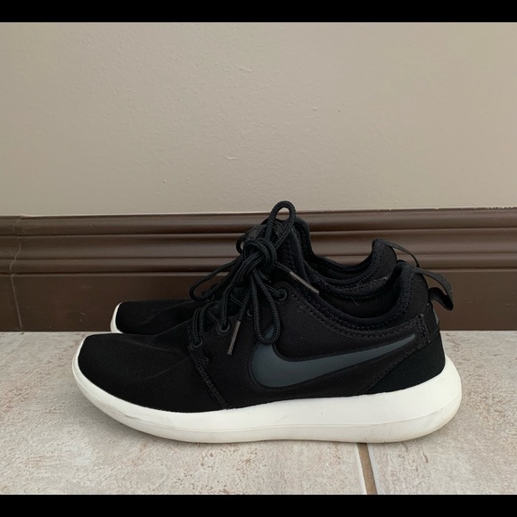 Nike Roche in size US6 - Picture 1 of 4